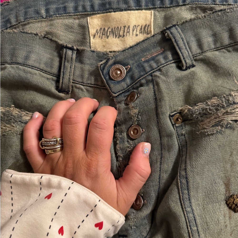 Magnolia Pearl Star Catcher Sequin Jeans - Picture 6 of 6